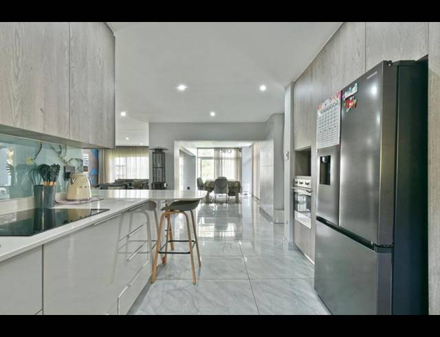 4 BEDROOM HOUSE FOR SALE IN EYE OF AFRICA